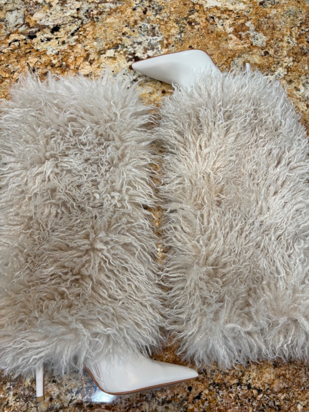 Brand New Steve Madden Icon Boots - Off-White Faux Fur / Never Worn - Picture 4 of 6